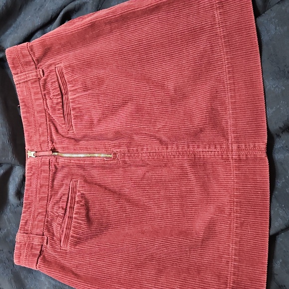 Perfect Fall Burgundy Corduroy Skirt Ann Taylor - Picture 6 of 6